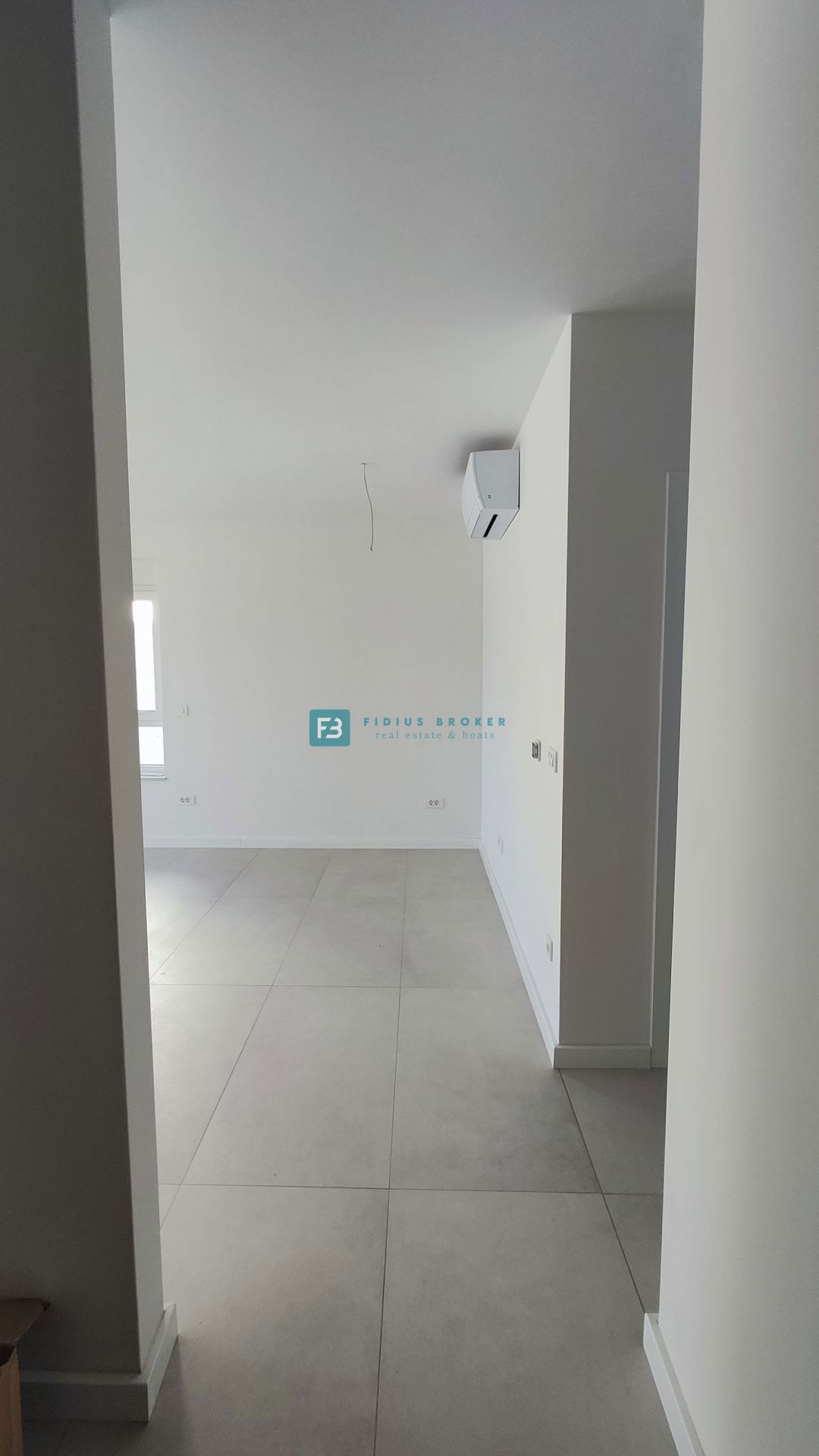 VODICE, novo, 400 m do morja, luksuzno stanovanje, pritličje + vrt, S3