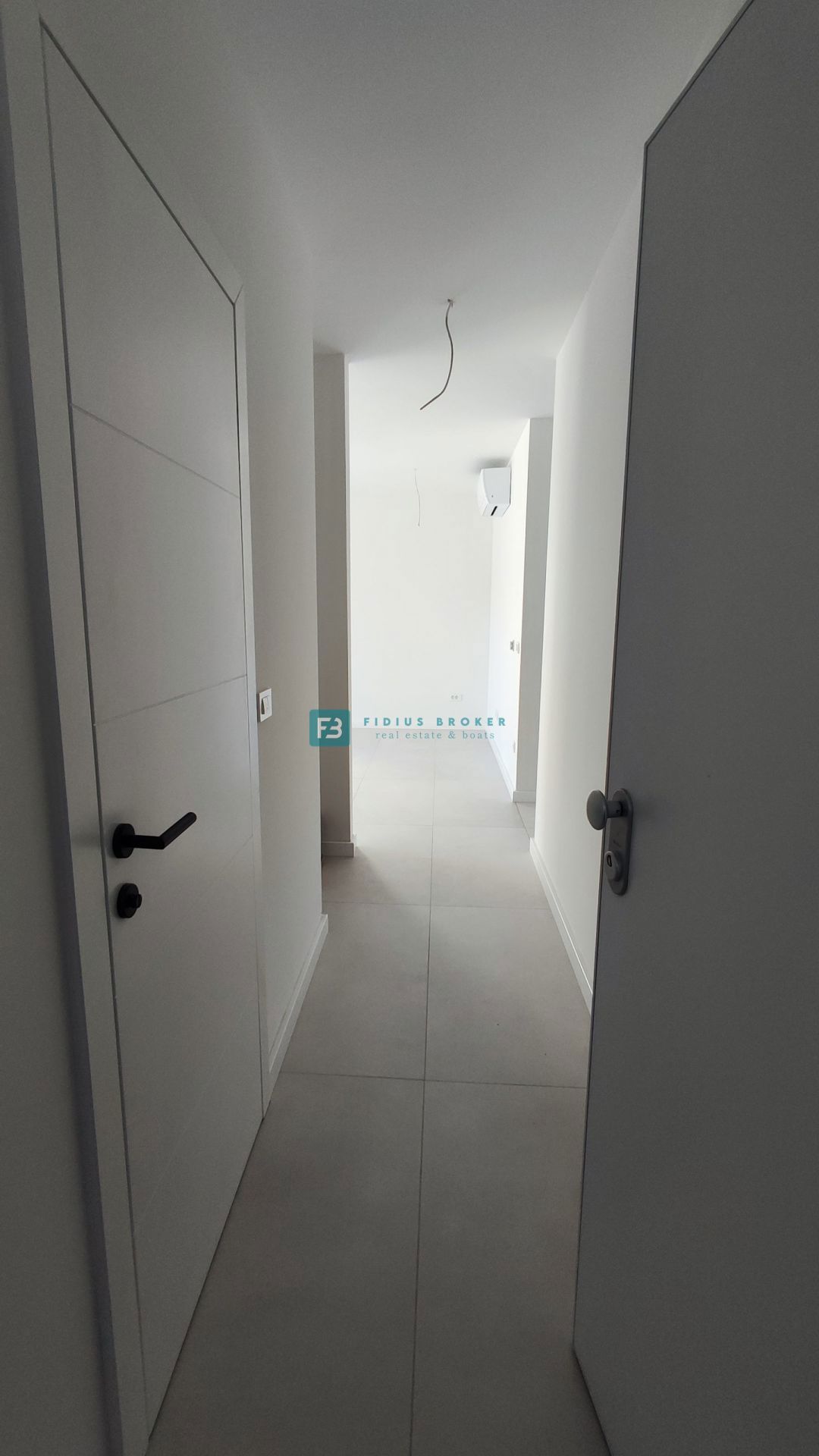 VODICE, novo, 400 m do morja, luksuzno stanovanje, pritličje + vrt, S3