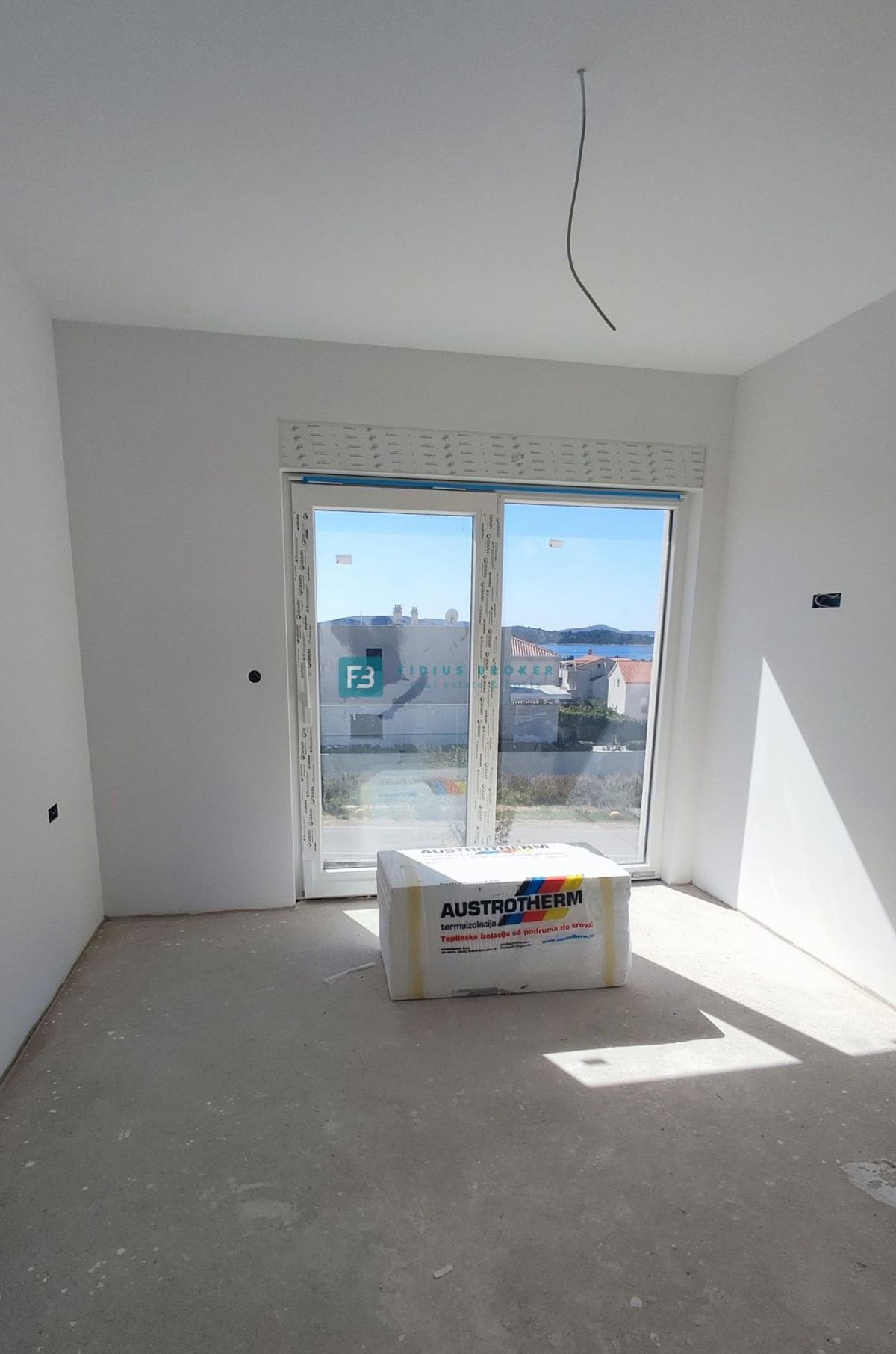VODICE, nova, moderna hiša dvojček, panoramski pogled na morje, bazen, vrt, S2