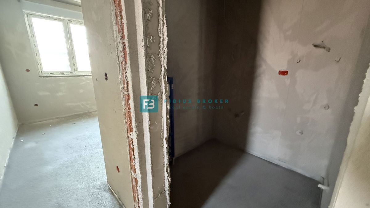 VODICE - SRIMA, novogradnja, vrhunska lokacija, 80 m od morja, pritličje, vrt 85 m2