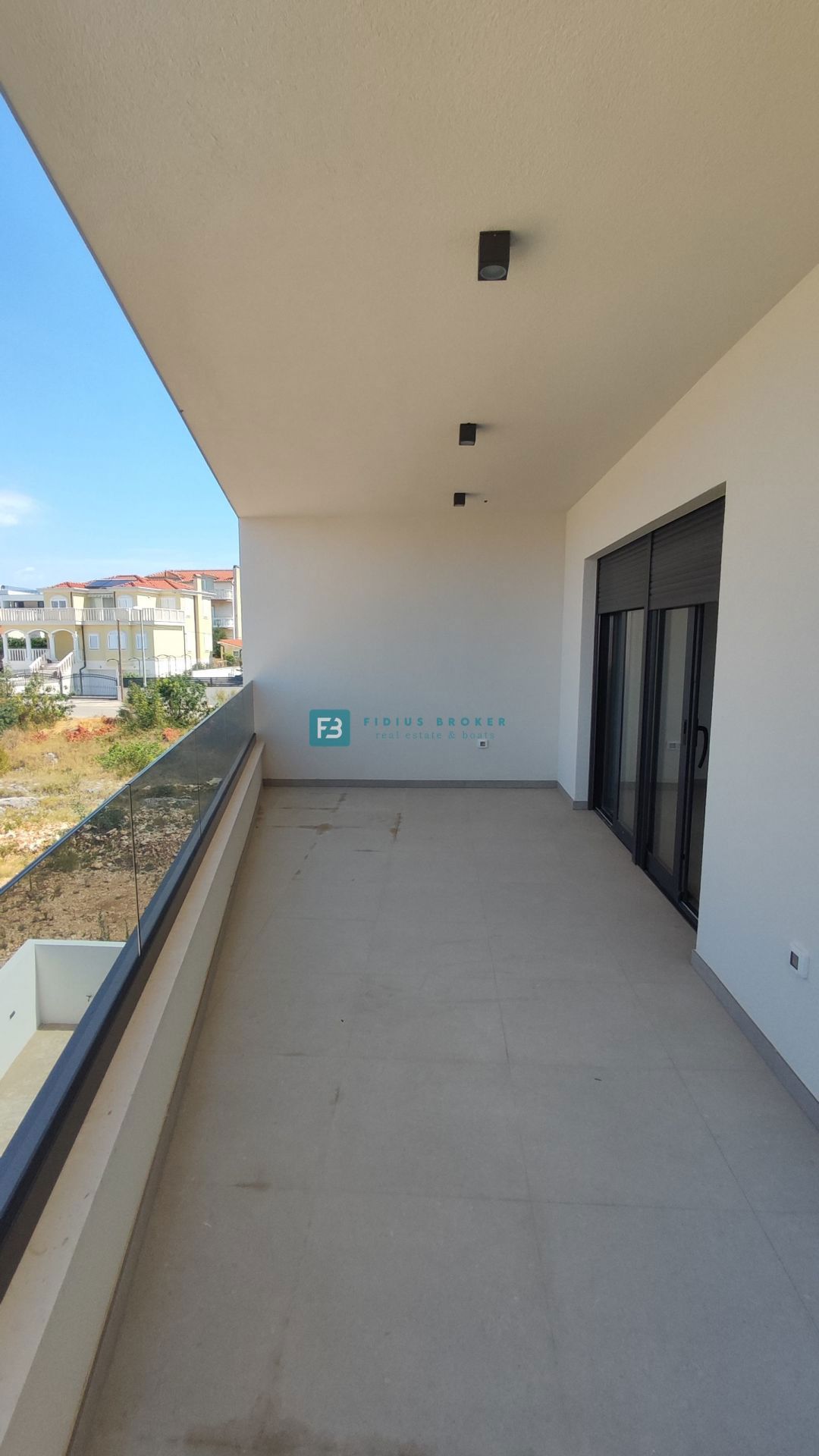 VODICE, novogradnja, 2. nad., 2 ss, mirna lokacija