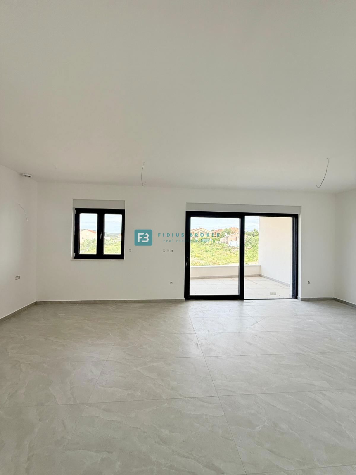 VODICE, novogradnja, 2. nad., 2 ss, mirna lokacija