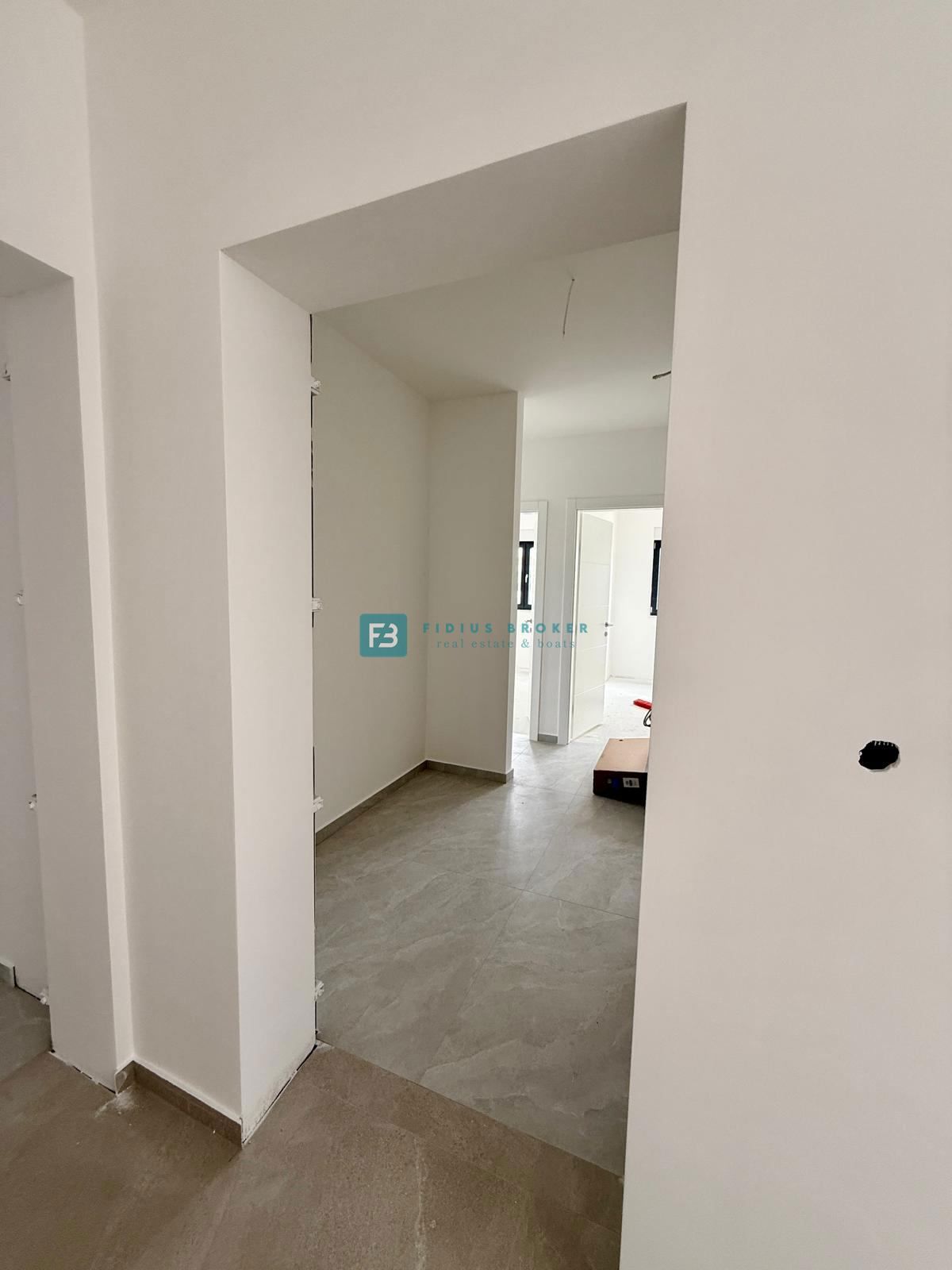 VODICE, novogradnja, 2. nad., 2 ss, mirna lokacija