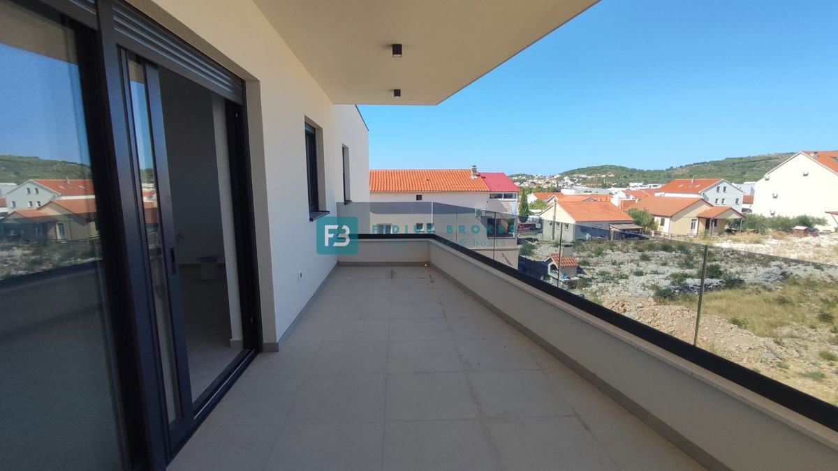 VODICE, novogradnja, 2. nad., 2 ss, mirna lokacija