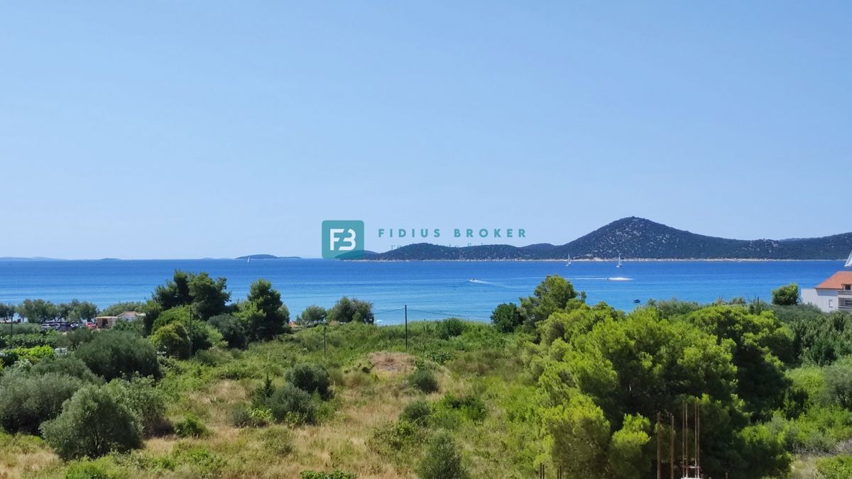 VODICE, novogradnja, 350 m od plaže, 2. nad., pogled na morje