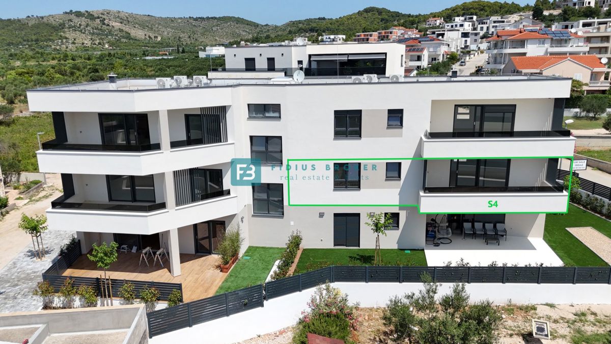 VODICE, novogradnja, pogled na more, 1. nadstropje, 400 m od plaže