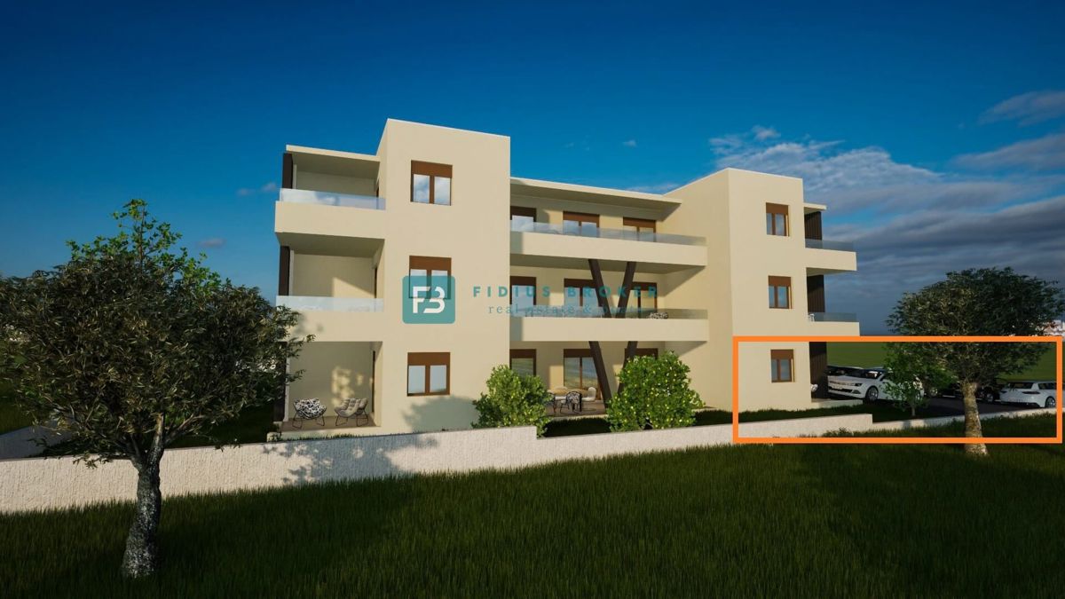 VODICE, novogradnja, pritličje, vrt 51 m2, mirna lokacija