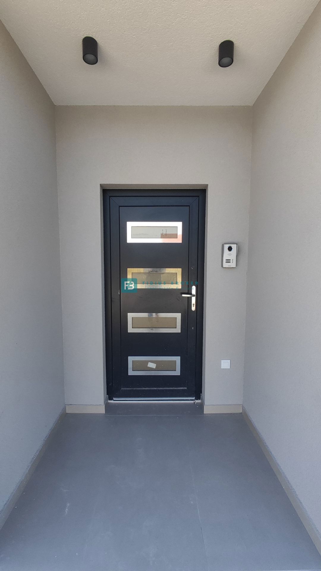 VODICE, novogradnja, dvojček, vrt 166 m2, mirna lokacija, S2