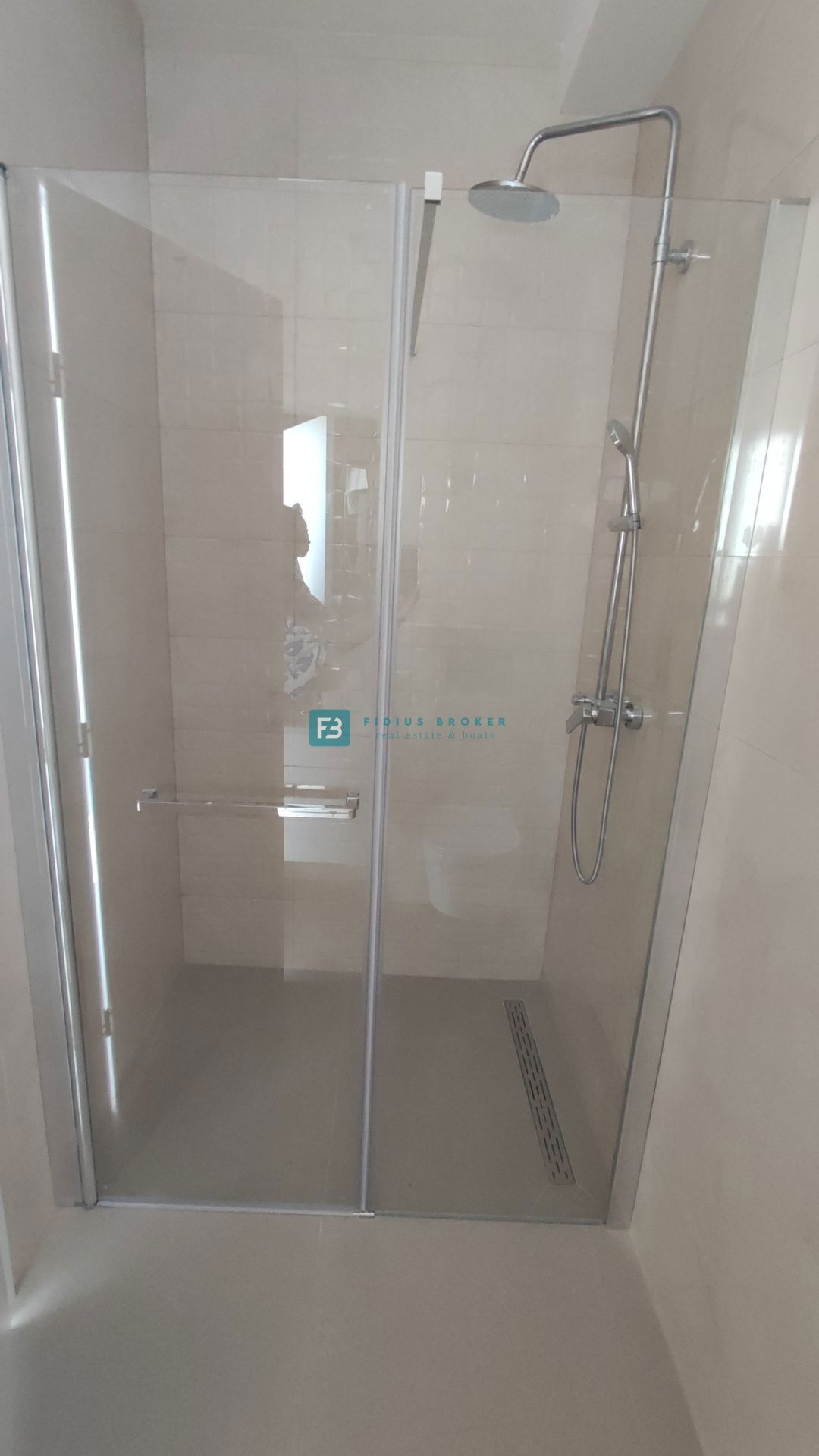 VODICE, novogradnja, dvojček, vrt 166 m2, mirna lokacija, S2