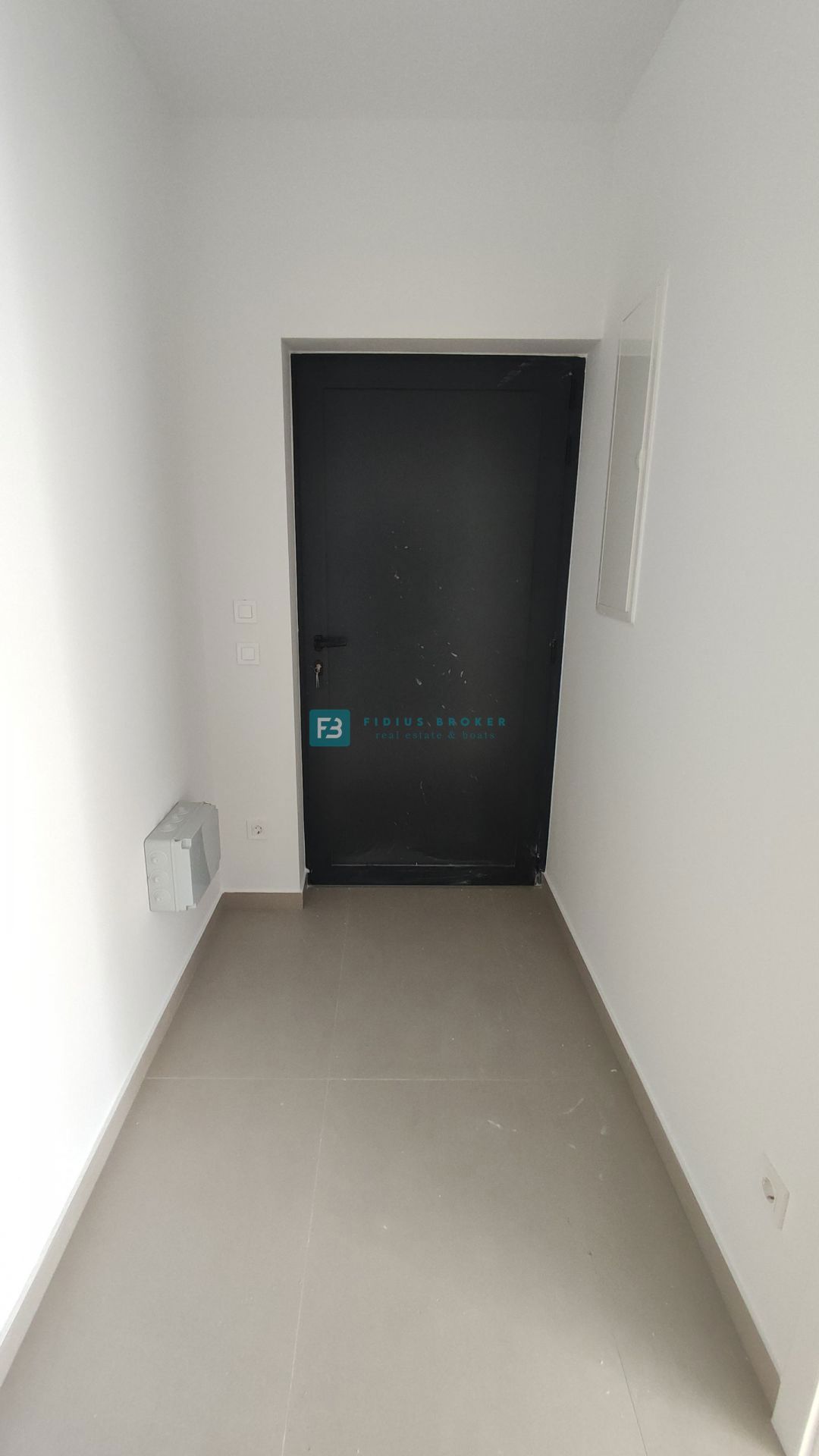 VODICE, novogradnja, dvojček, vrt 166 m2, mirna lokacija, S2