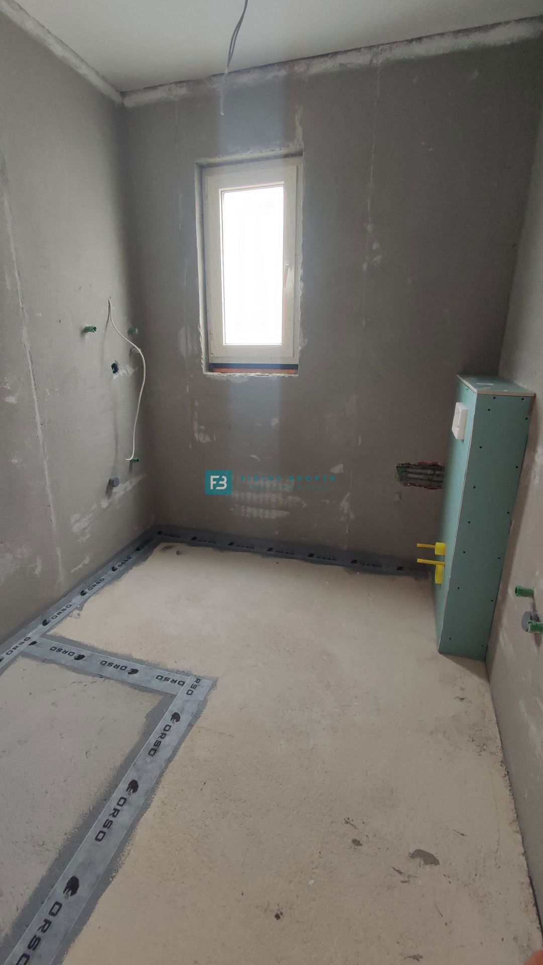 VODICE, novogradnja, družinska hiša, 2 ločena apartmaja, bazen, parkirišče