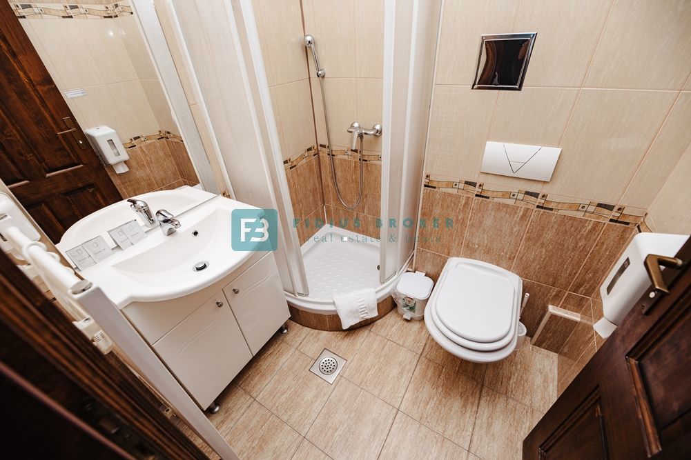 TRIBUNJ, uveljavljen mini hotel, cafe bar, vrhunska lokacija