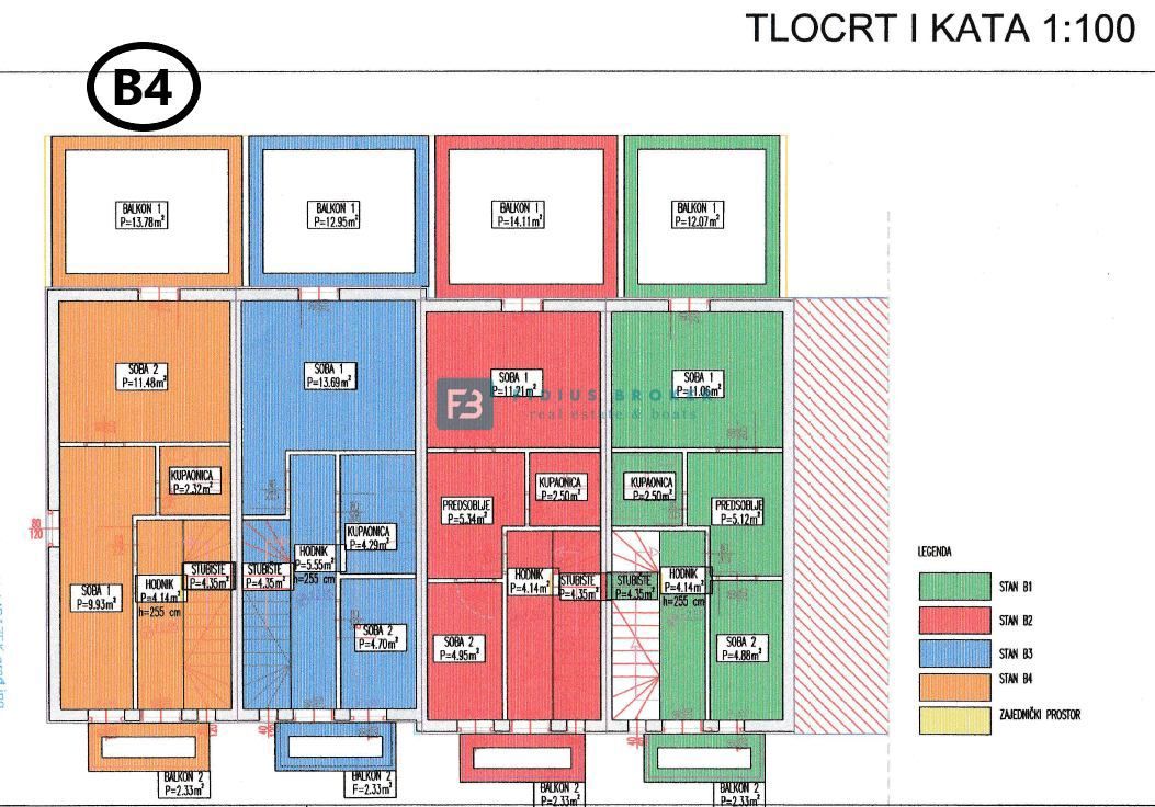 SRIMA, opremljena vrstna hiša, 450 m do plaže, dvorišče