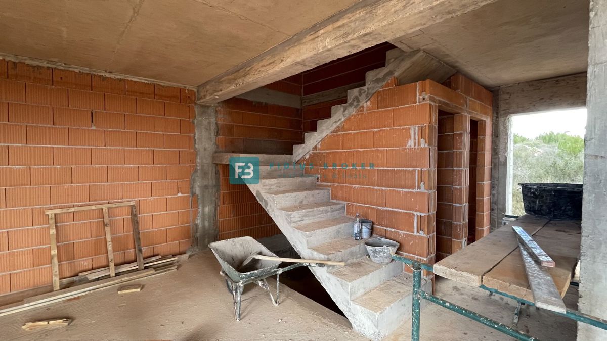 VODICE, novo, dvoetažno stanovanje, bazen, dvorišče 188 m2, 4 spalnice