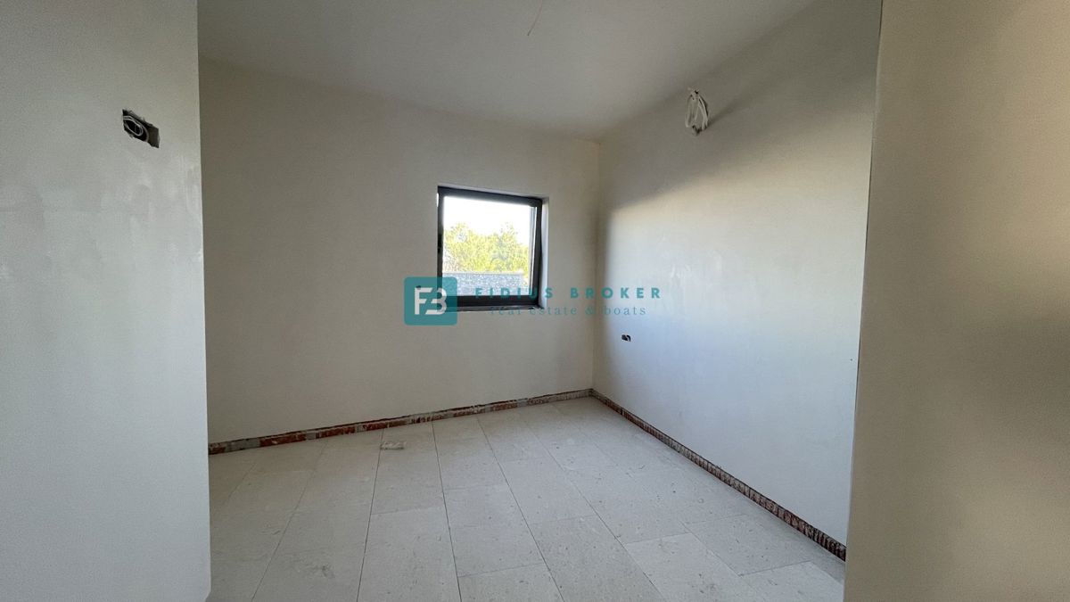 VODICE, novogradnja, pritličje, dvigalo, parkirišče, shramba