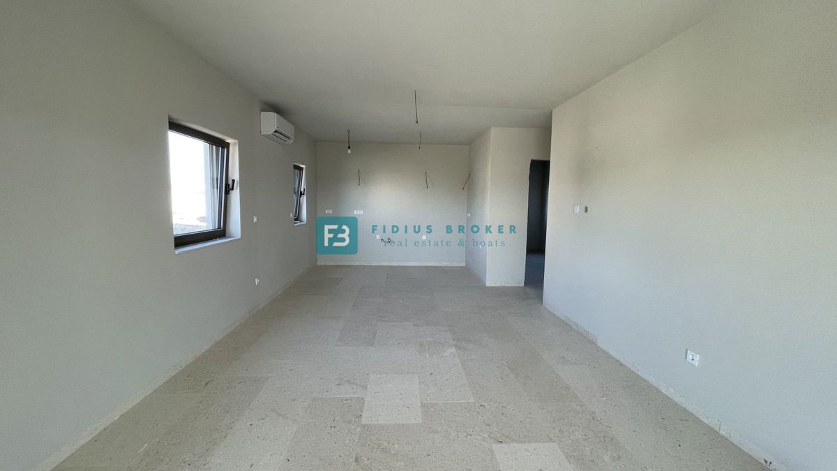 VODICE, novogradnja, pritličje, dvigalo, parkirišče, shramba