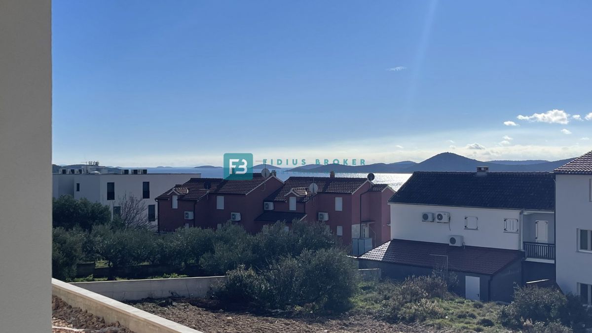 VODICE, novogradnja, pritličje, dvigalo, parkirišče, shramba