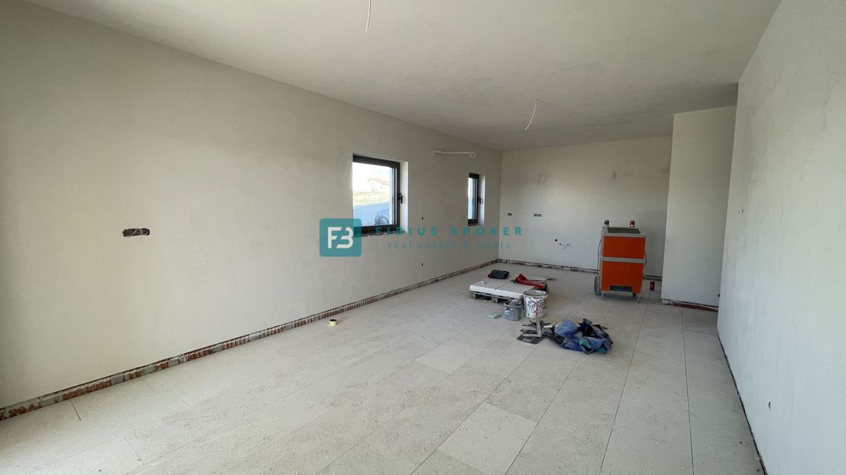 VODICE, novogradnja, pritličje, dvigalo, parkirišče, shramba