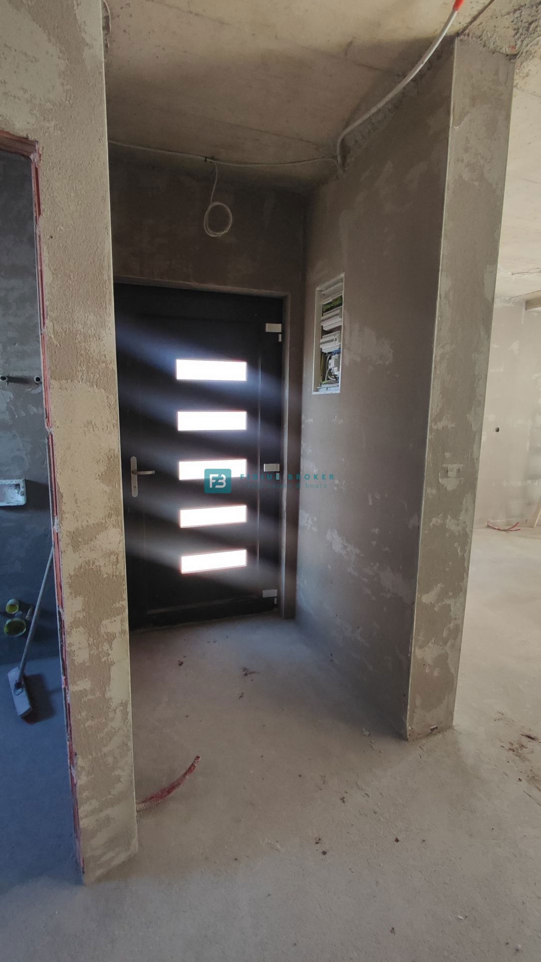 VODICE, novogradnja, dvojček, 650 m od morja, vrt 120 m2, S2