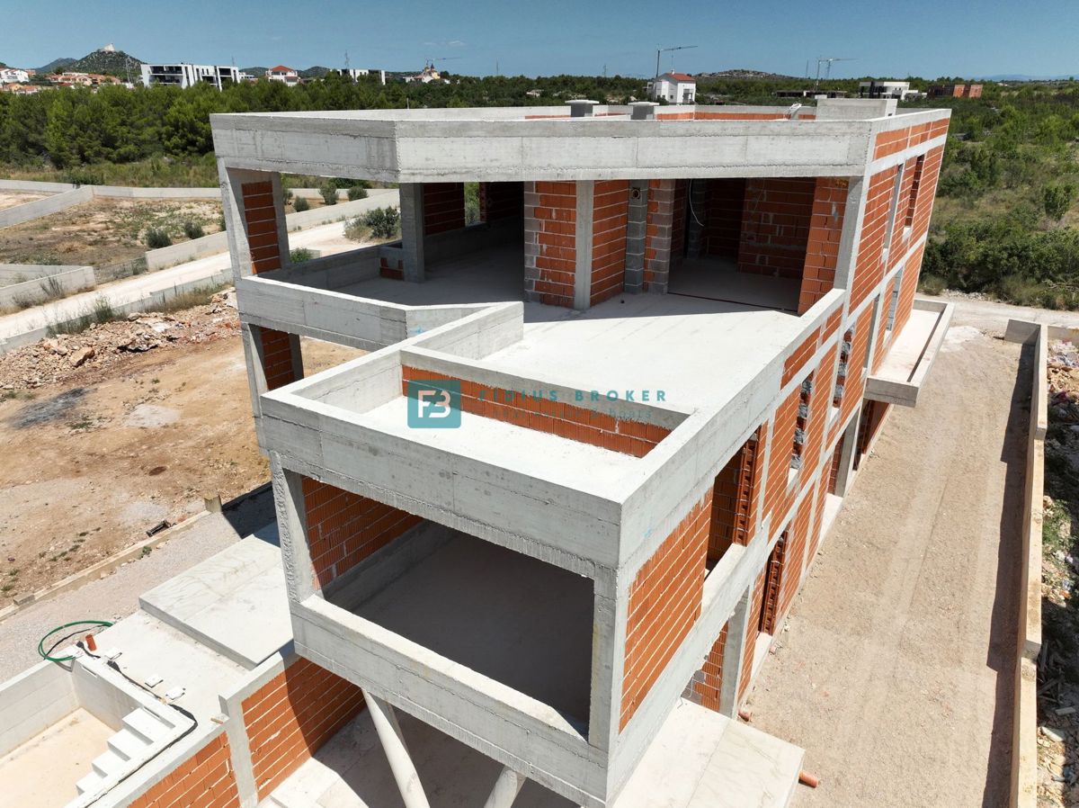 VODICE, novogradnja, penthouse, 2. nadstropje, pogled na morje, 3 ss