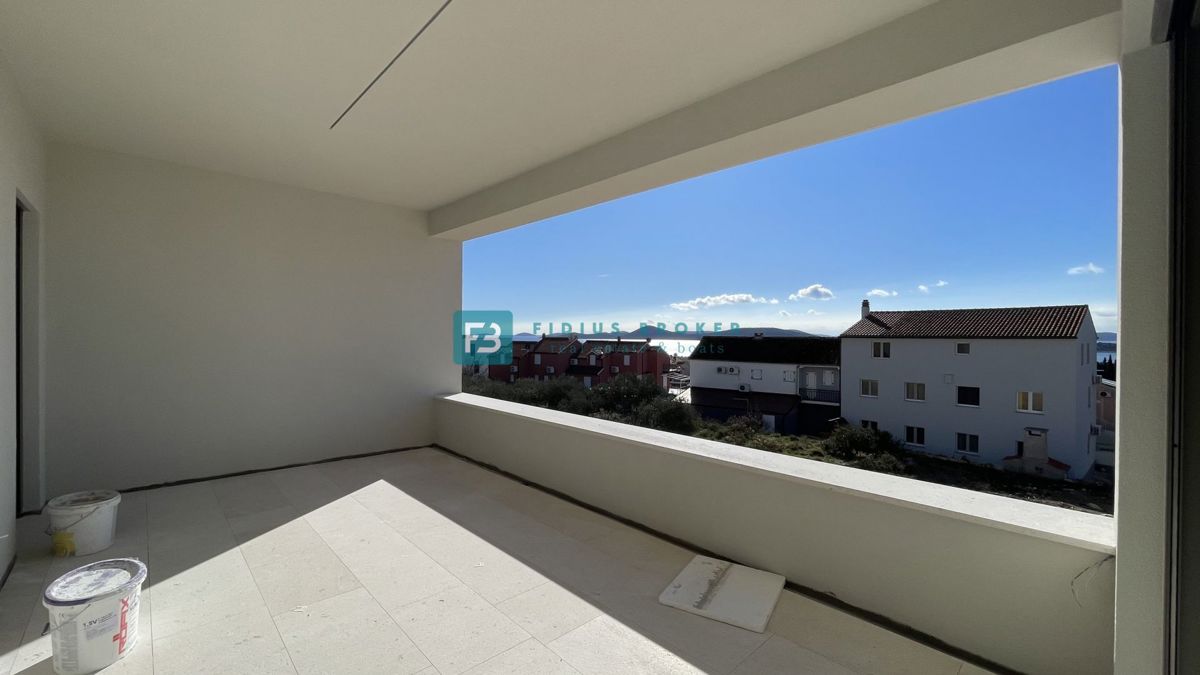 VODICE, novogradnja, pritličje, dvigalo, parkirišče, shramba