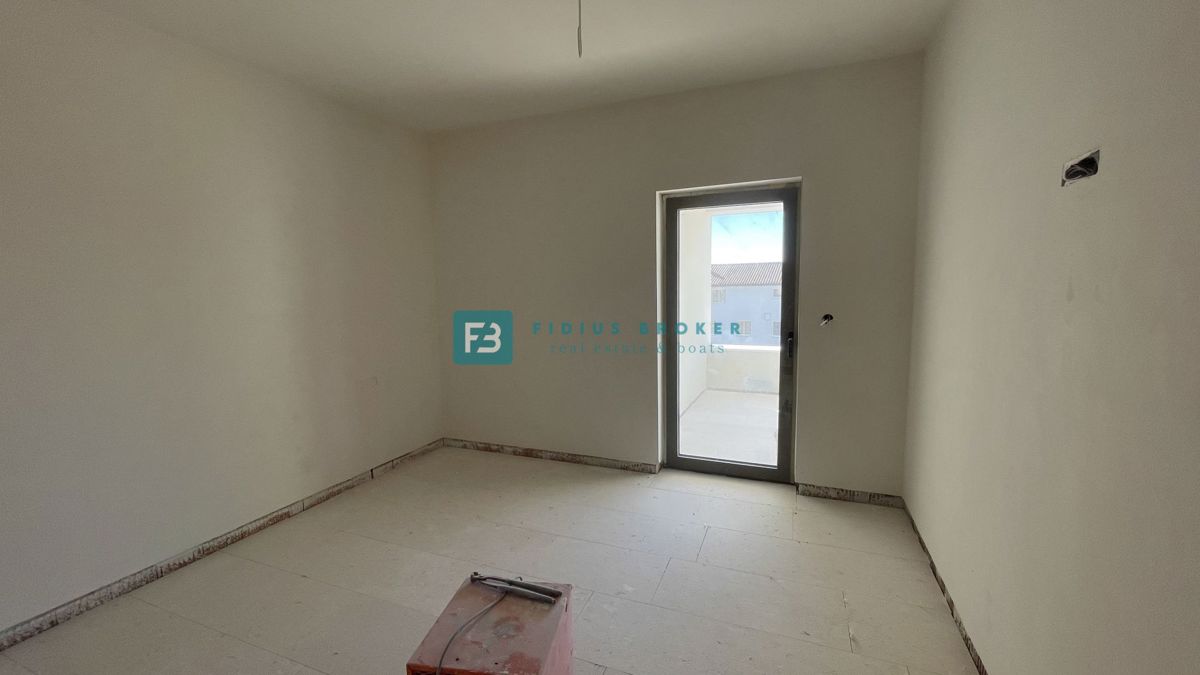 VODICE, novogradnja, pritličje, dvigalo, parkirišče, shramba