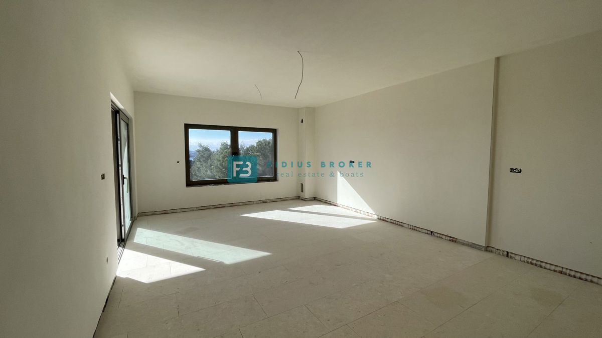 VODICE, novogradnja, pritličje, dvigalo, parkirišče, shramba