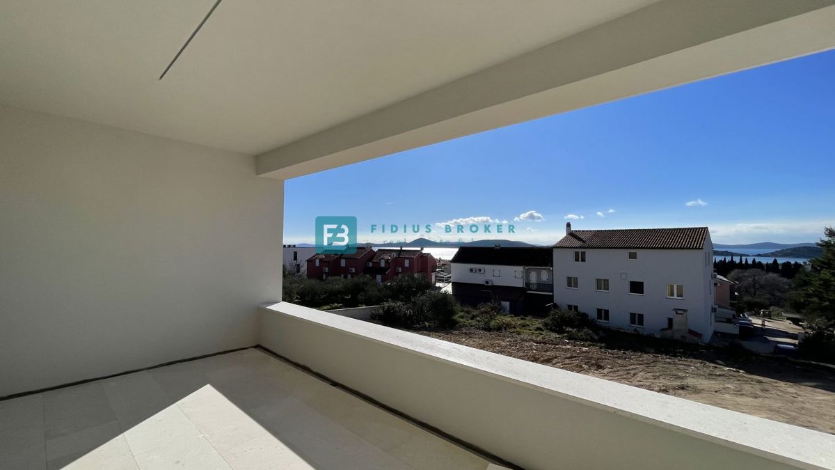 VODICE, novogradnja, pritličje, dvigalo, parkirišče, shramba