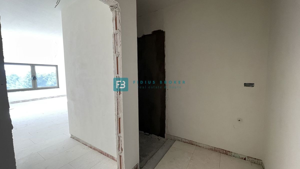 VODICE, novogradnja, pritličje, dvigalo, parkirišče, shramba