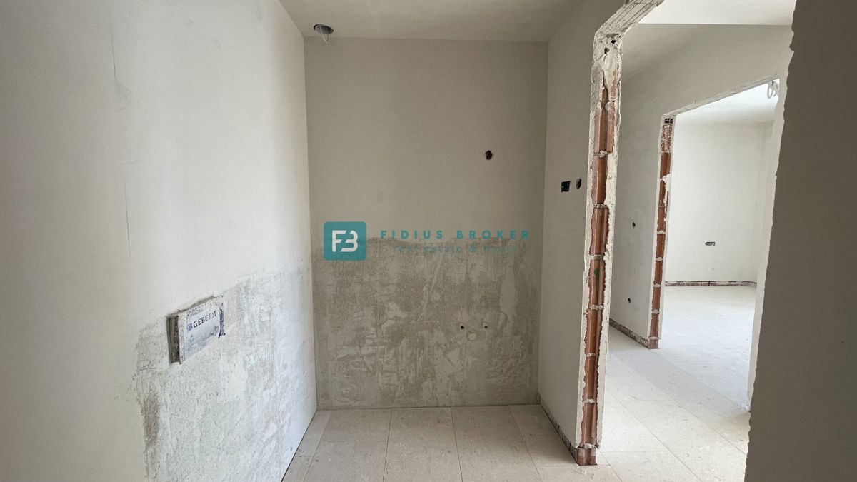 VODICE, novogradnja, pritličje, dvigalo, parkirišče, shramba