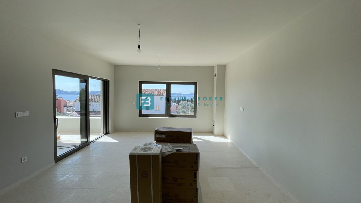 VODICE, novogradnja, pritličje, dvigalo, parkirišče, shramba