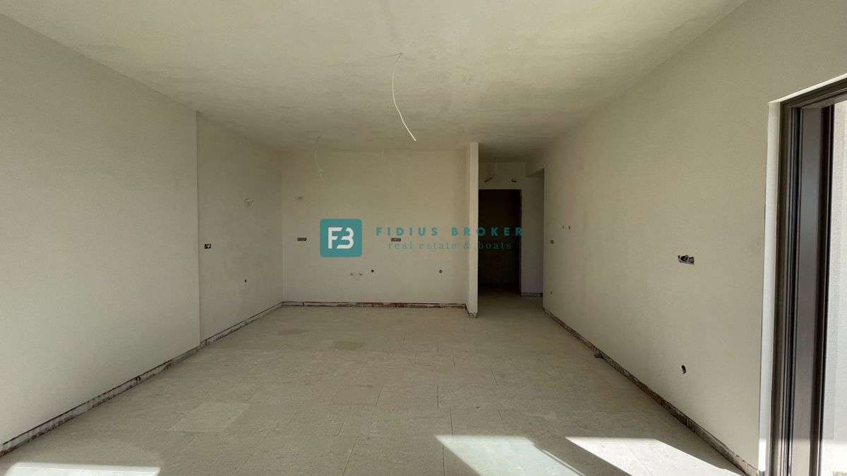 VODICE, novogradnja, pritličje, dvigalo, parkirišče, shramba