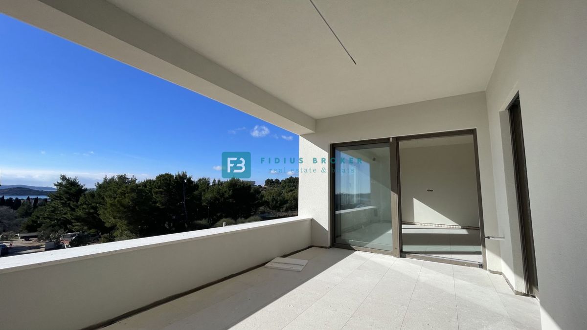 VODICE, novogradnja, pritličje, dvigalo, parkirišče, shramba