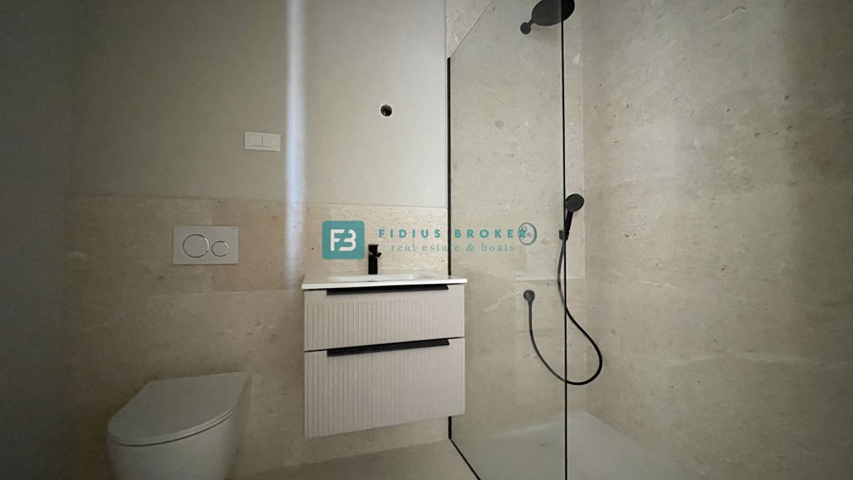 VODICE, novogradnja, pritličje, dvigalo, parkirišče, shramba