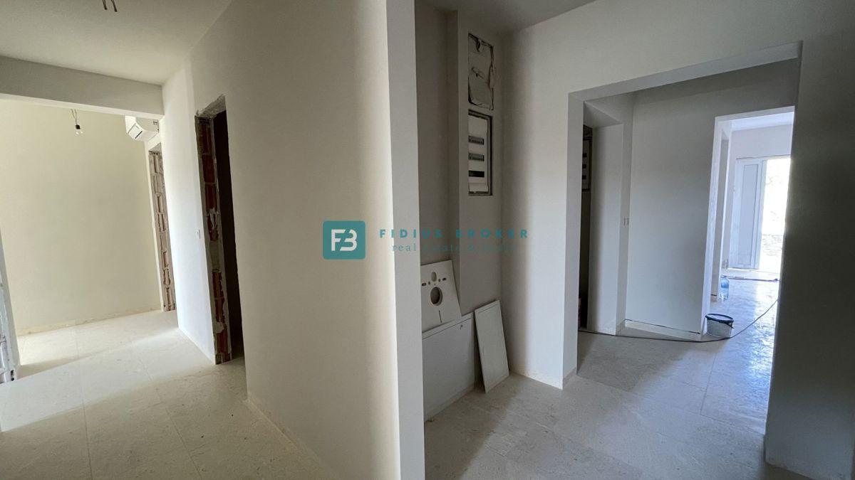 VODICE, novogradnja, pritličje, dvigalo, parkirišče, shramba