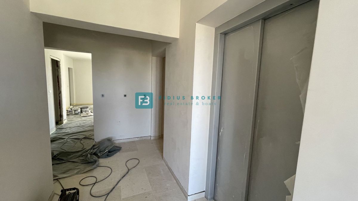 VODICE, novogradnja, pritličje, dvigalo, parkirišče, shramba