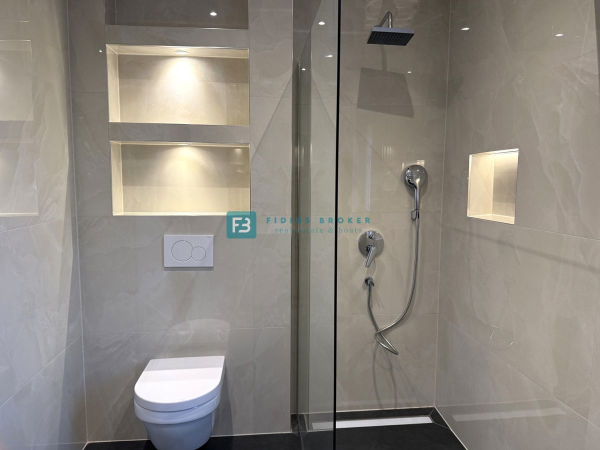 VODICE, novogradnja, vseljivo, 1. nadstropje, terasa, mirna lokacija