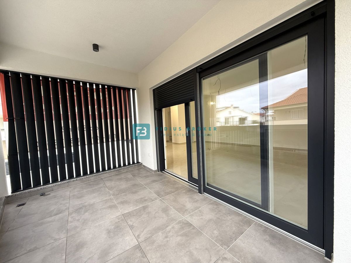 VODICE, novogradnja, vseljivo, 1. nadstropje, terasa, mirna lokacija