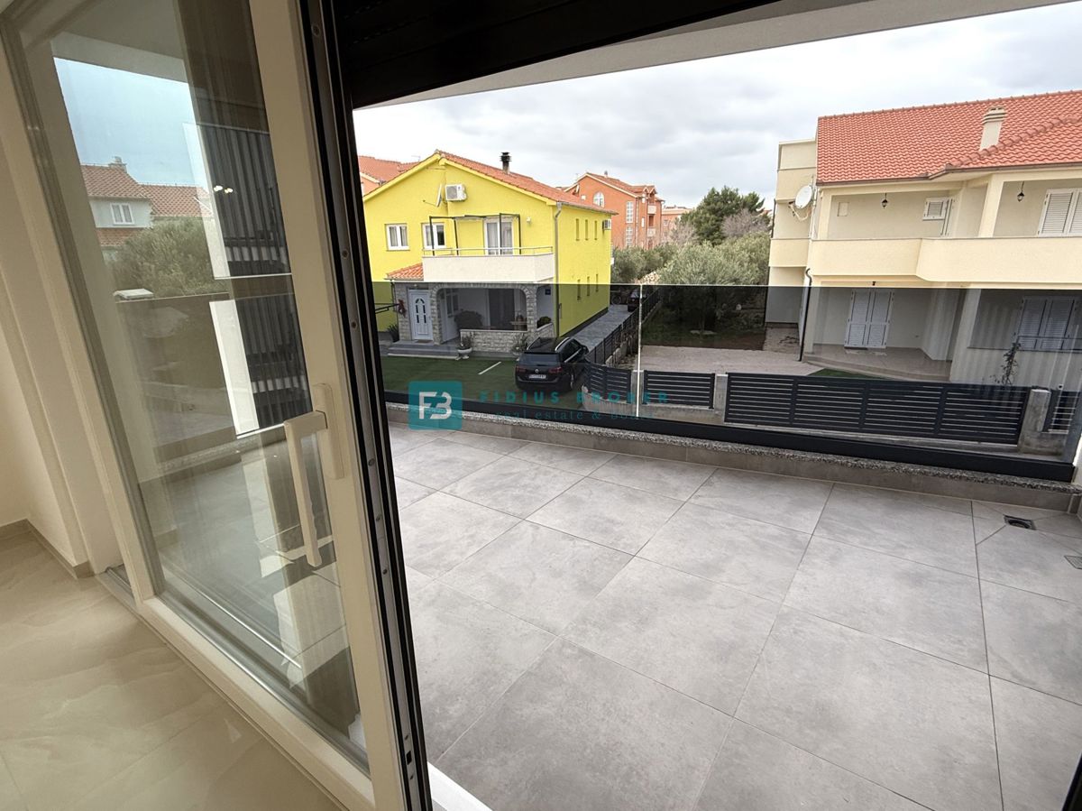 VODICE, novogradnja, vseljivo, 1. nadstropje, terasa, mirna lokacija