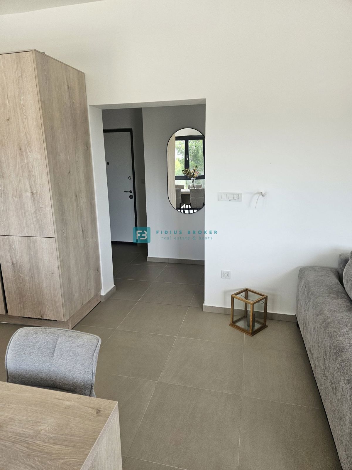 VODICE, novogradnja, luksuzno opremljena hiša, pogled na morje, bazen, garaža