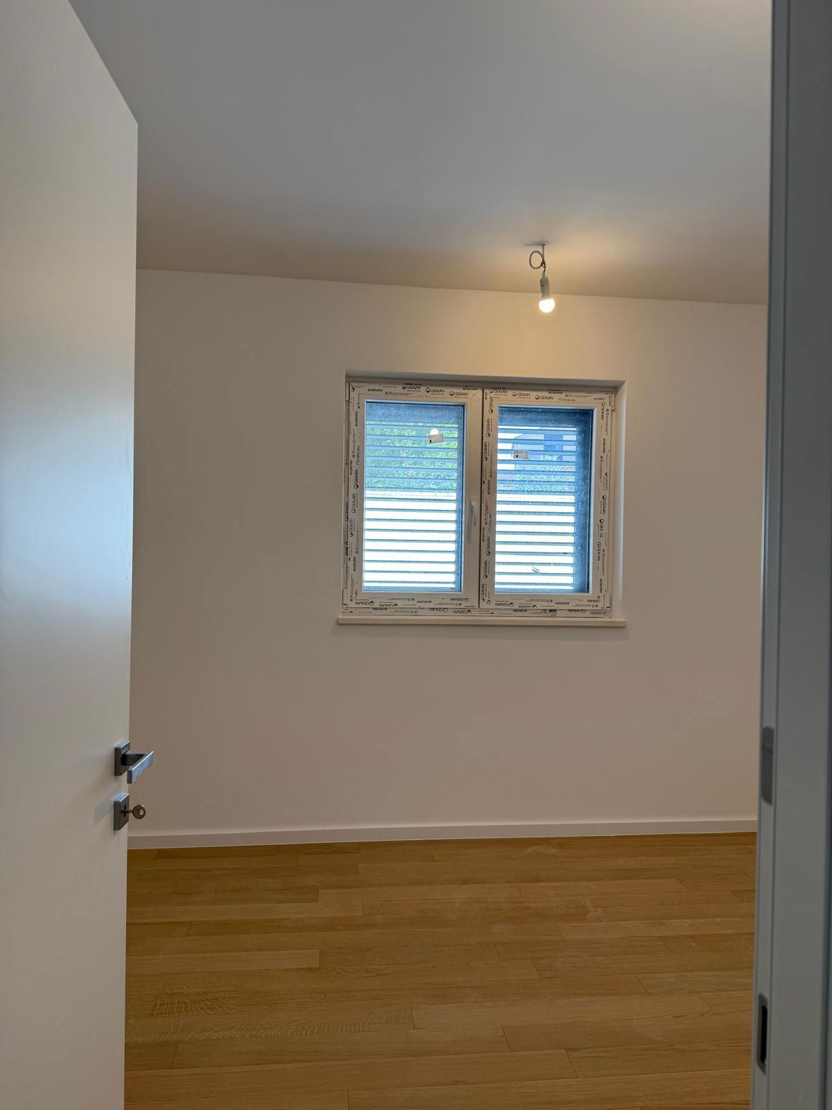 VODICE, novo, 2. nadstropje + strešna terasa, luksuzno stanovanje, 250 m od obale, panoramski pogled na morje