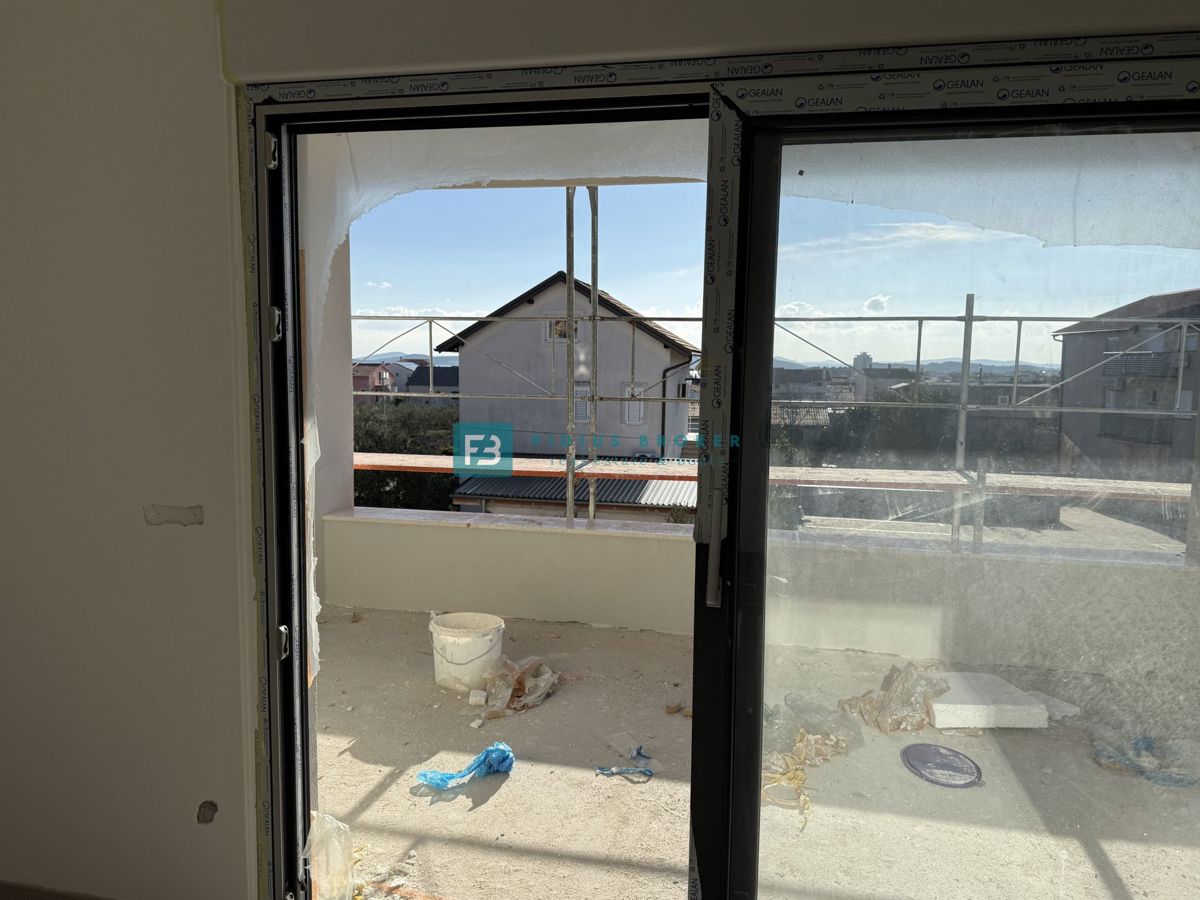 VODICE, novogradnja, moderno stanovanje, terasa, 2 spalnici