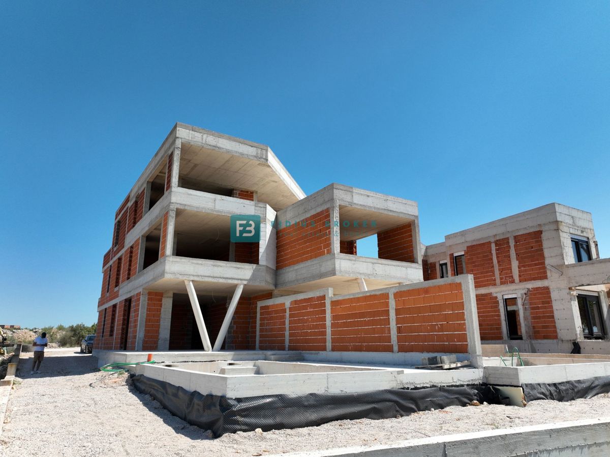 VODICE, novogradnja, luksuzno stanovanje, 1. nadstropje, mirna lokacija