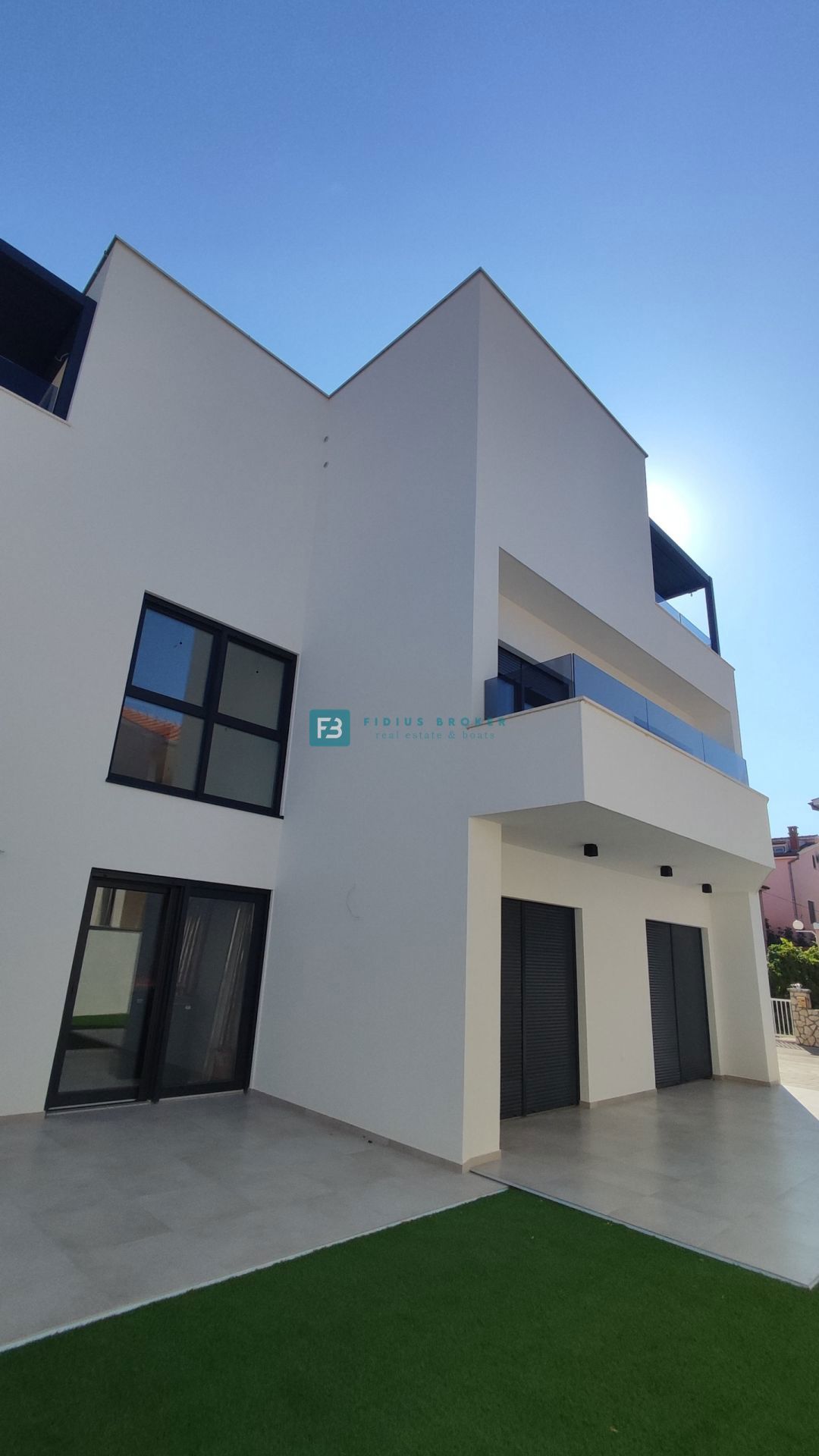 VODICE - SRIMA, nova, dvojček, 300 m do plaže, pogled na morje, S1