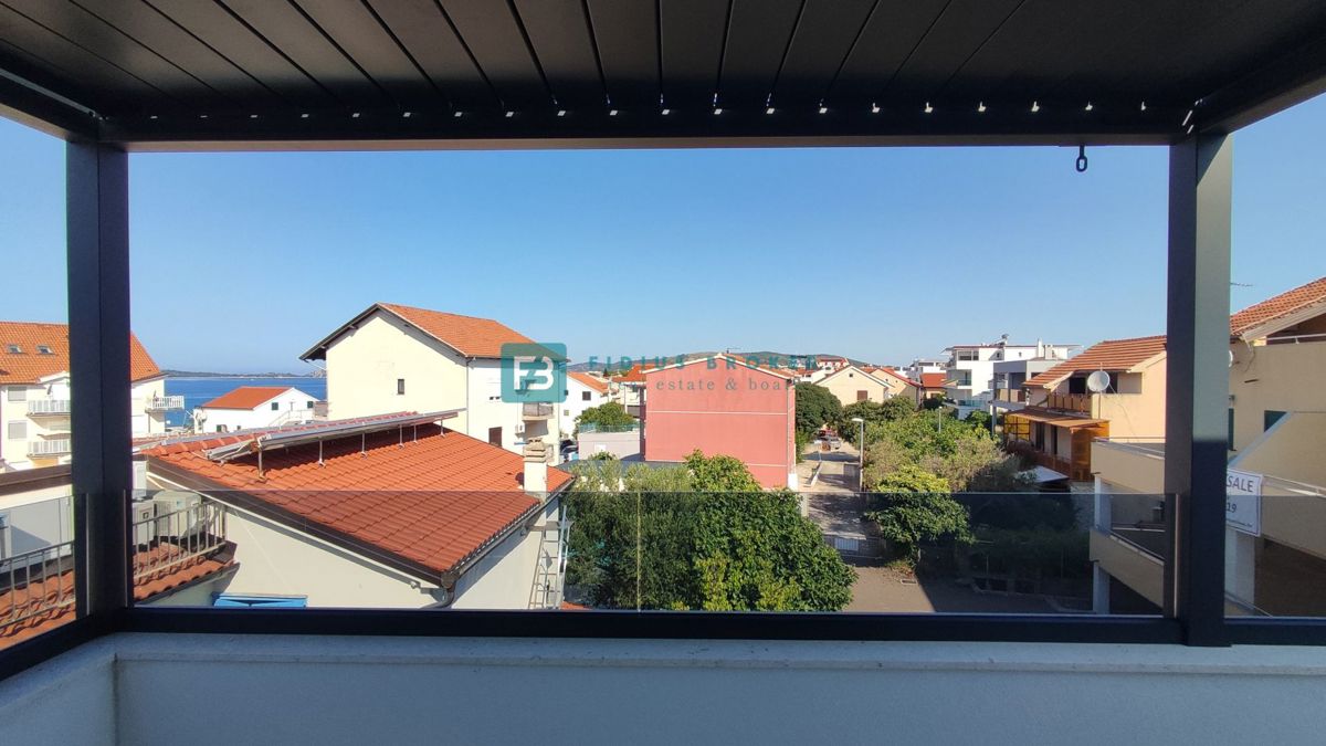 VODICE - SRIMA, nova, dvojček, 300 m do plaže, pogled na morje, S1