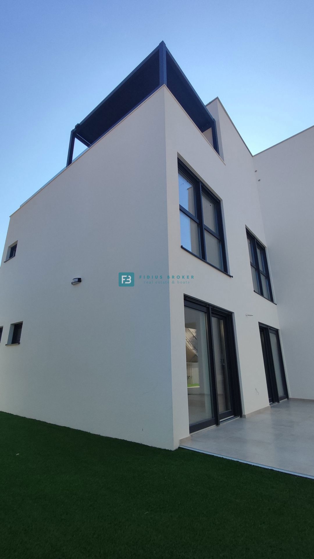 VODICE - SRIMA, nova, dvojček, 300 m do plaže, pogled na morje, S1