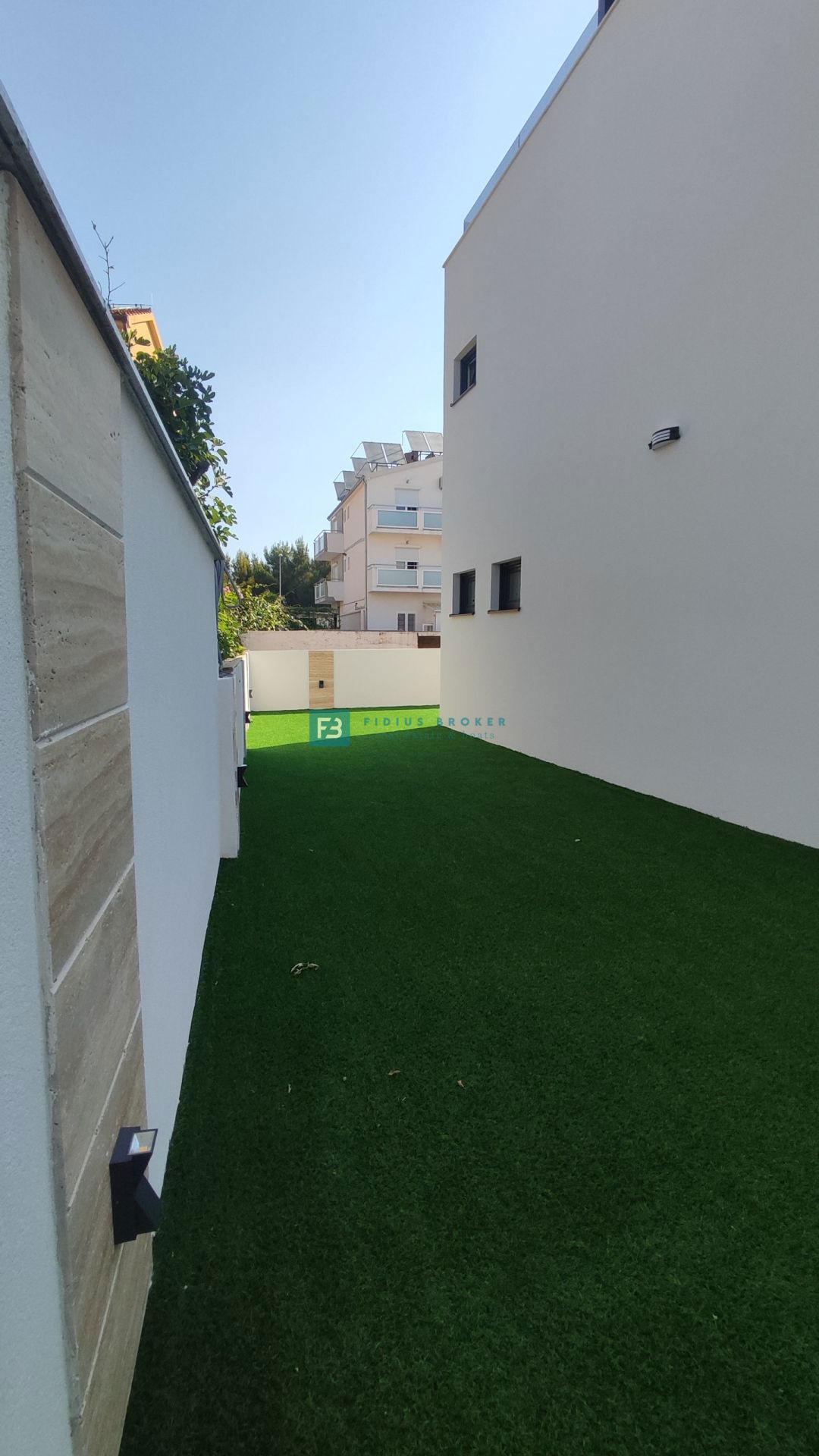 VODICE - SRIMA, nova, dvojček, 300 m do plaže, pogled na morje, S1