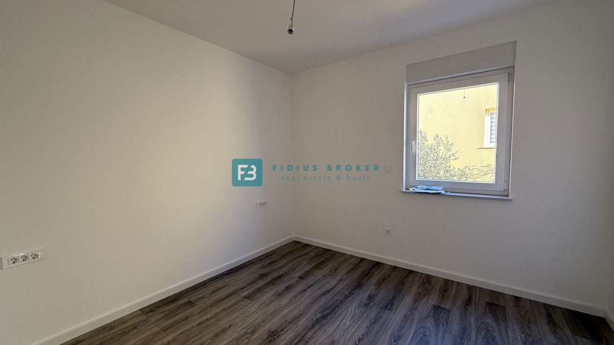 VODICE, novogradnja, vseljivo, 1. nadstropje, terasa, mirna lokacija