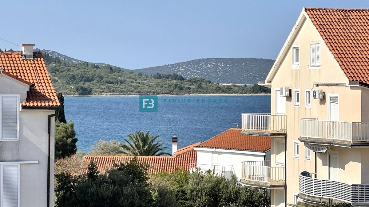 VODICE - SRIMA, novo, opremljeno stanovanje, 300 m do plaže, pogled na morje, 3 spalnice