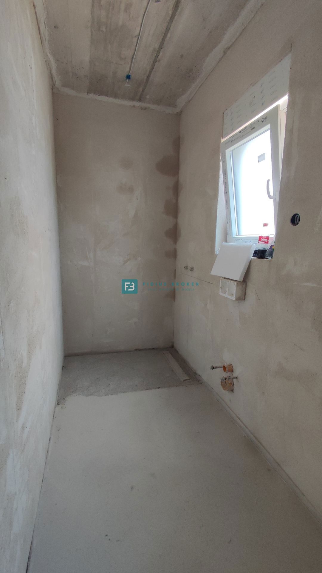 VODICE, novogradnja, dvojček, vrt 166 m2, mirna lokacija, S2